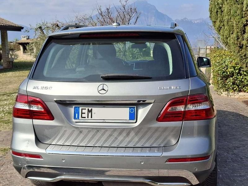 Usata Mercedes ML250 204 CV (150 kW) 2012 Grigio SUV