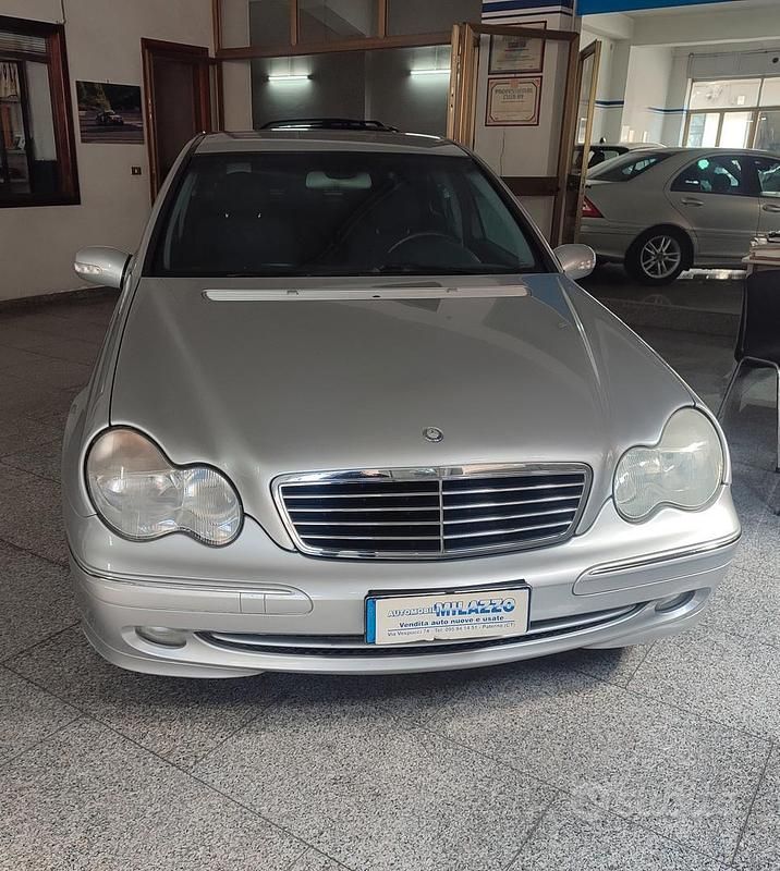 Grigio Usata 2003 Mercedes C200 Avantgarde Tre volumi | 2500 € (Super prezzo) - Immagine 1/4