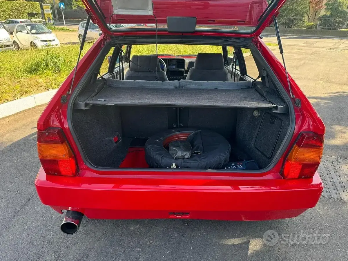 Usata Lancia Delta 181 CV (133 kW) 1992 Rosso Utilitaria