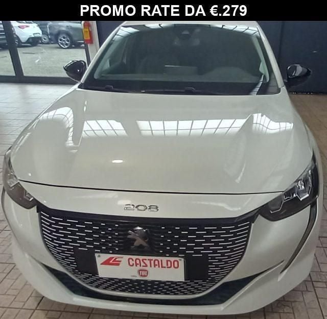 Usata Peugeot e-208 Allure 100 kW (136 CV) 2022 Bianco Utilitaria