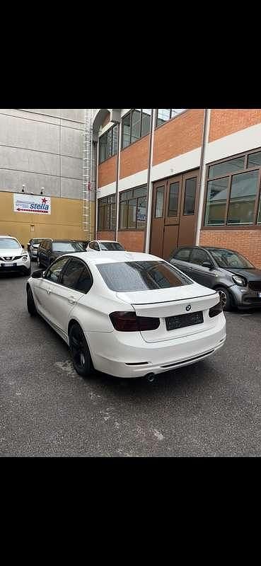 Usata BMW 318 Gran Turismo Sport Line 143 CV (105 kW) 2013 Berlina