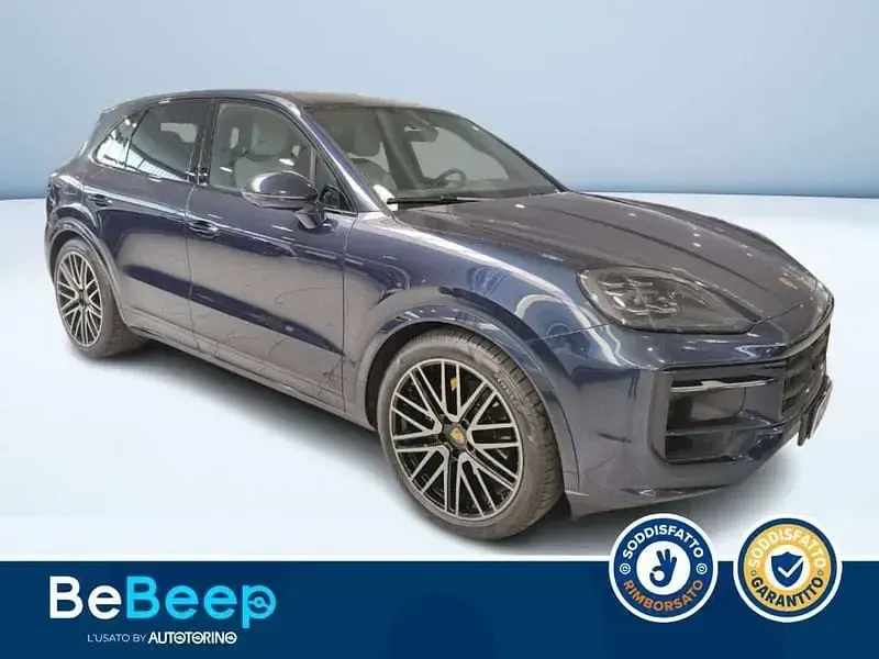 Usata Porsche Cayenne 353 CV (259 kW) 2024 Blu metallizzato SUV