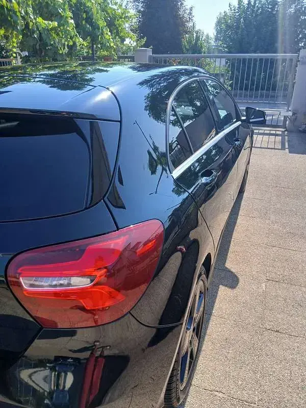 Usata Mercedes A180 Business 109 CV (80 kW) 2017 Utilitaria