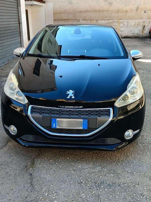 Usata Peugeot 208 S 114 CV (83 kW) 2013 Nero Utilitaria