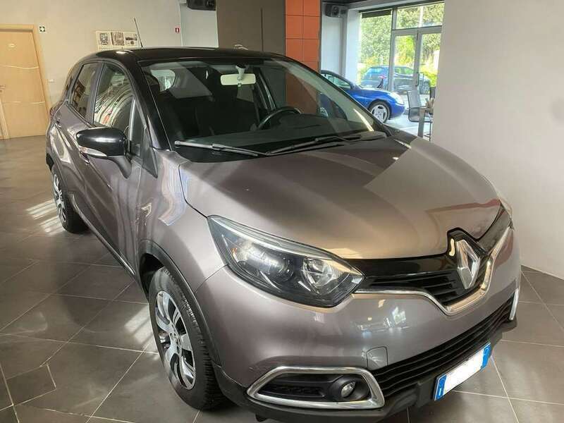 Usato 2017 Renault Captur 0.9 Benzin 90 CV (10.900 €)