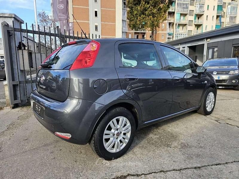 Usata Fiat Punto S 95 CV (69 kW) 2017 Grigio scuro Utilitaria