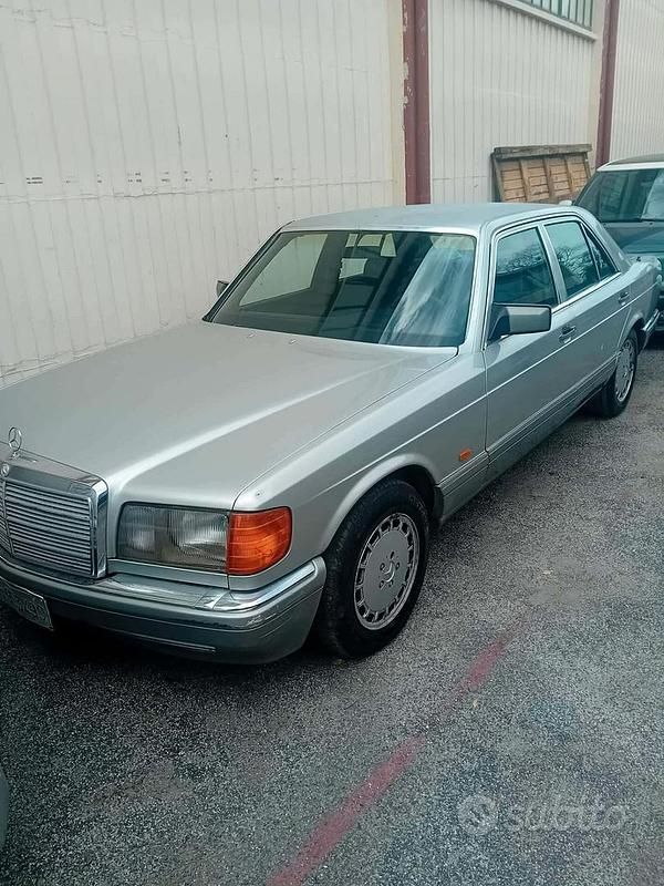 Usata Mercedes 300 SE 187 CV (137 kW) 1988 Grigio Berlina