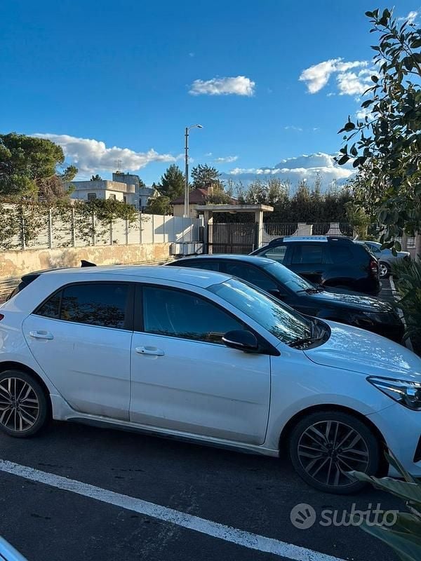 Usata Kia Rio GT-Line 100 CV (73 kW) 2023 Bianco Berlina