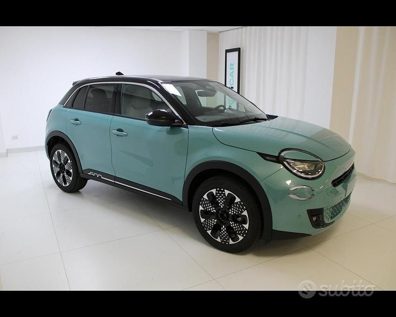 Nuova Fiat 600 La Prima 110 CV (80 kW) 2025 Blu Station wagon