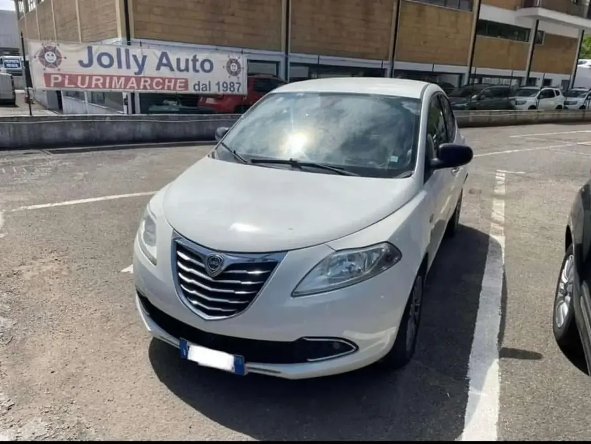 Usata Lancia Ypsilon Silver 95 CV (69 kW) 2012 Other Utilitaria
