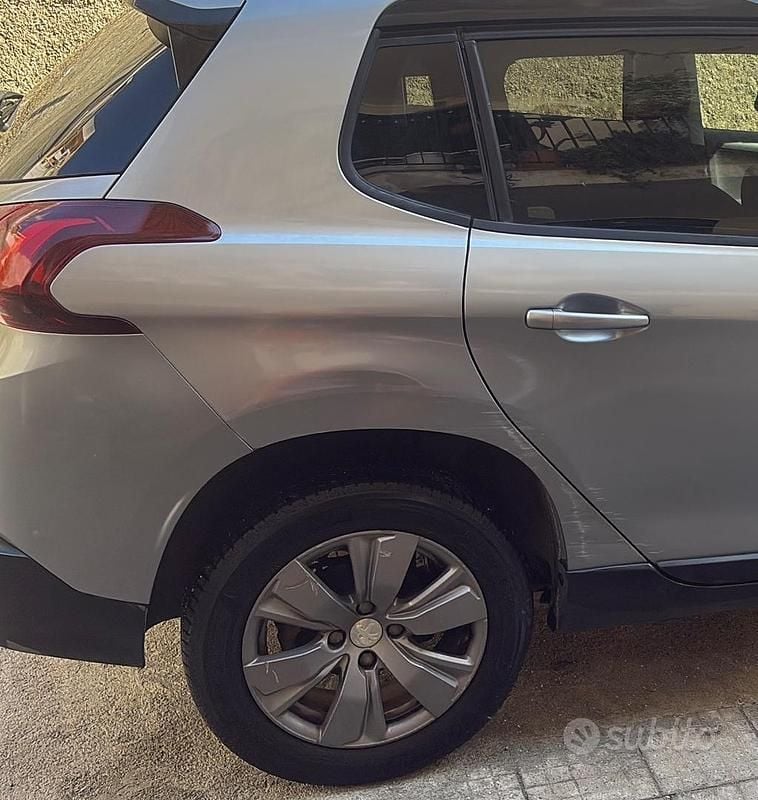 Usata Peugeot 2008 99 CV (72 kW) 2017 Grigio SUV