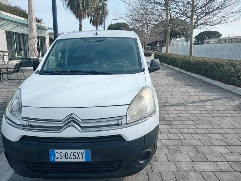 Bianco Usata 2013 Citroën Berlingo Monovolume | 4500 € (Ottimo prezzo) - Immagine 1/4