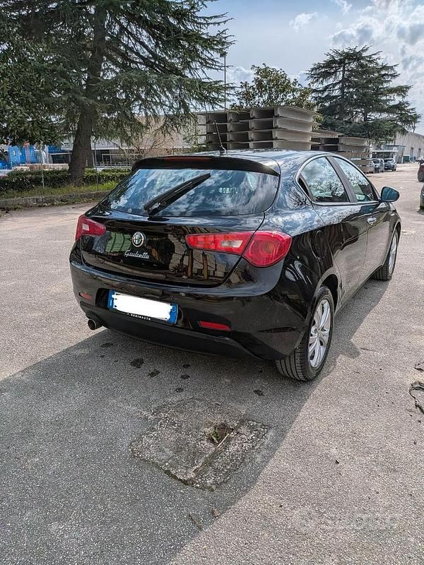 Usata Alfa Romeo Giulietta Distinctive 105 CV (77 kW) 2010 Nero Utilitaria