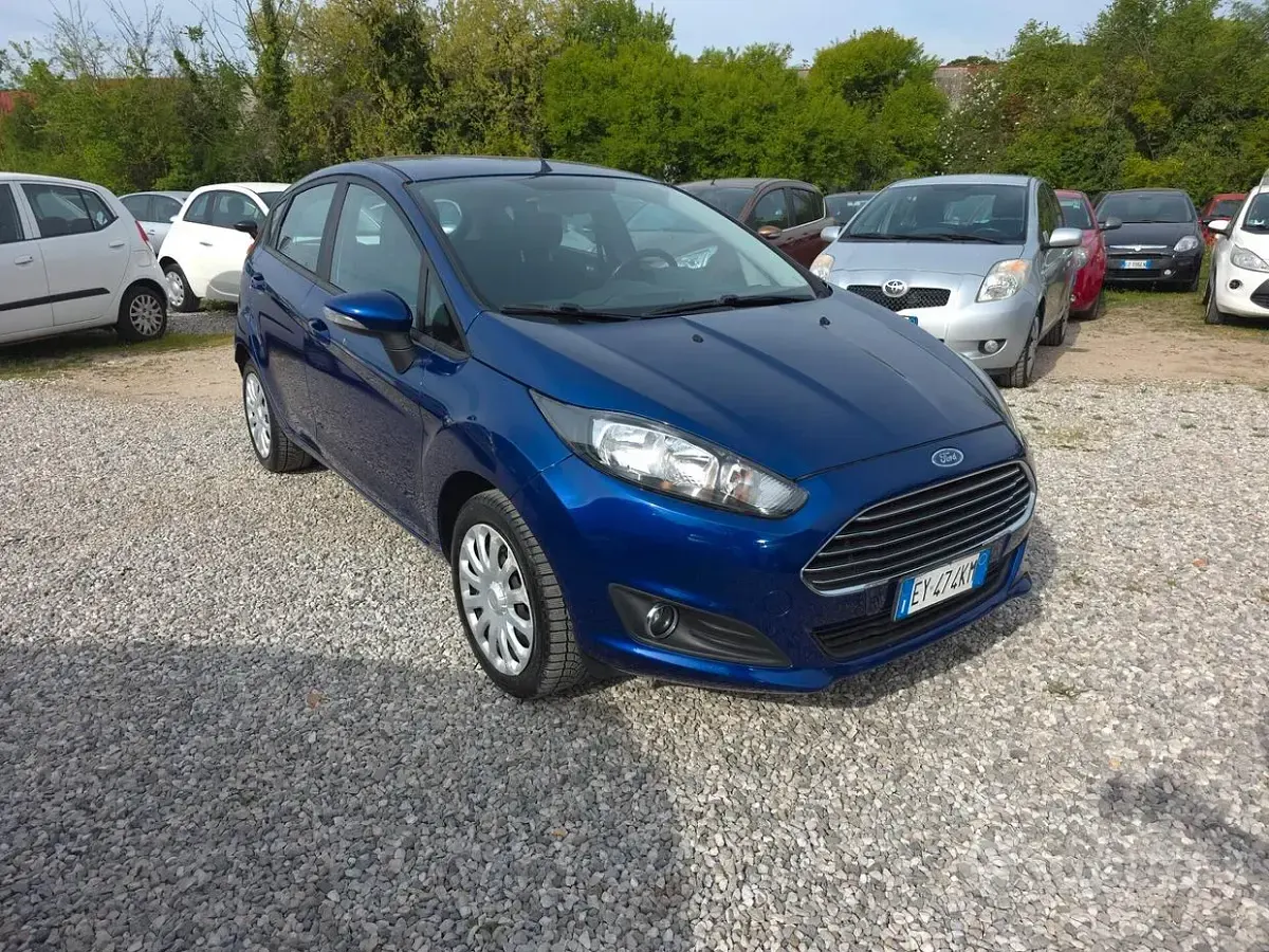 Usata Ford Fiesta 80 CV (58 kW) 2015 Blu Utilitaria
