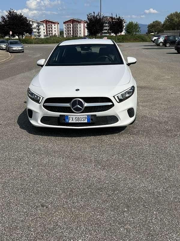 Usata Mercedes A180 Business 116 CV (85 kW) 2019 Bianco Berlina