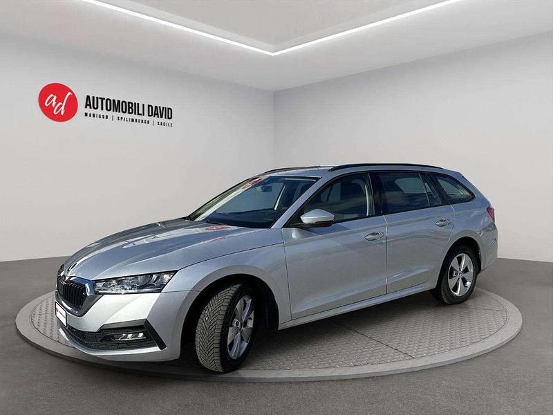 Usata Skoda Octavia Executive 116 CV (85 kW) 2022 Argento metallizzato Station wagon