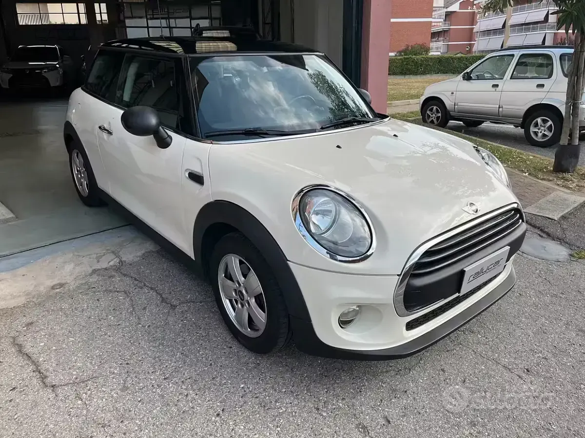 Usata Mini ONE 102 CV (75 kW) 2015 Beige Utilitaria
