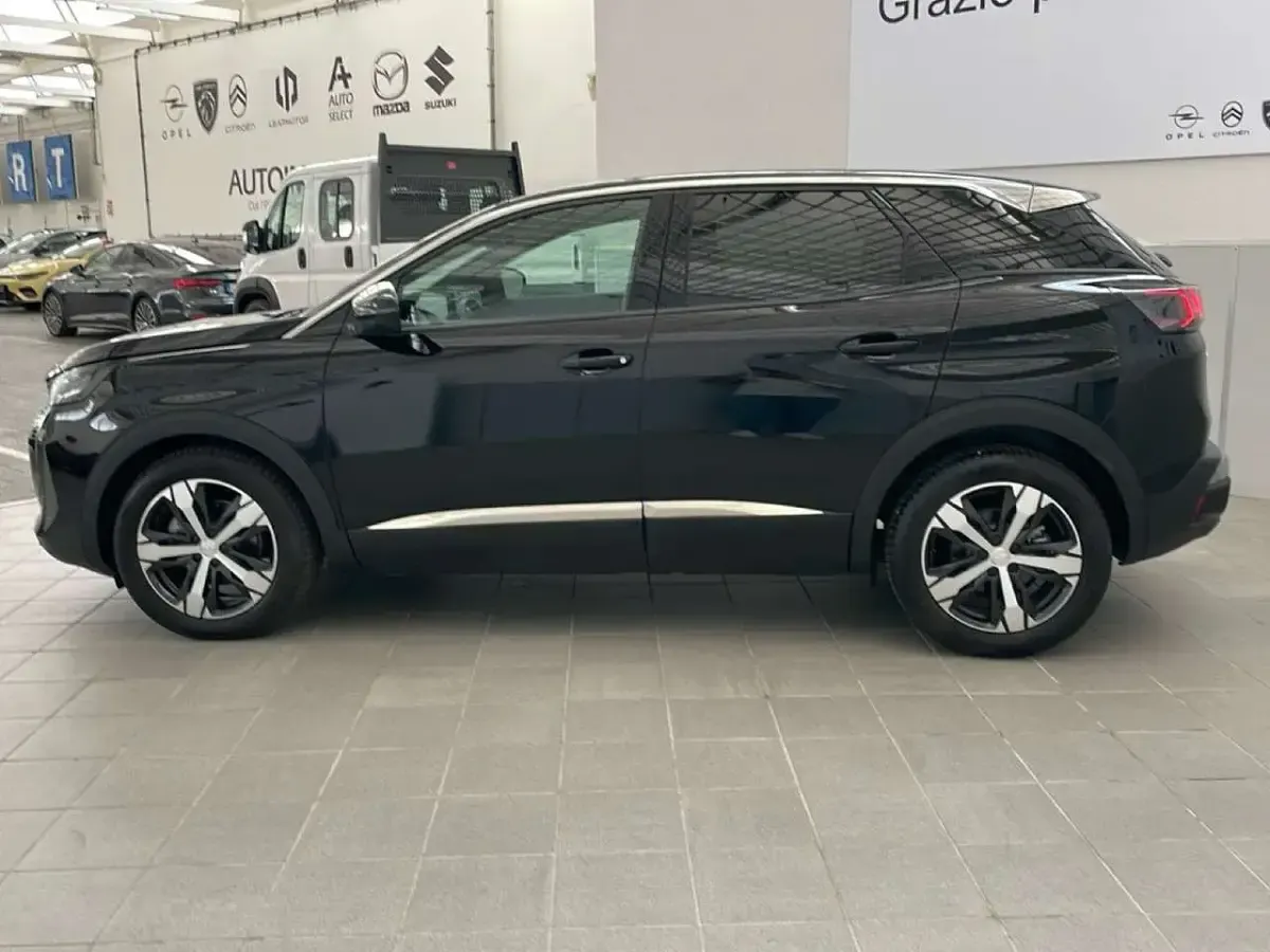 Usata Peugeot 3008 Allure 131 CV (96 kW) 2024 Nero SUV