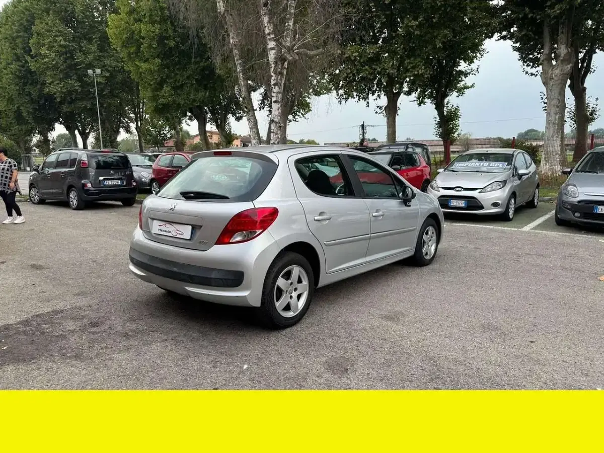 Usata Peugeot 207 92 CV (67 kW) 2012 Other Berlina