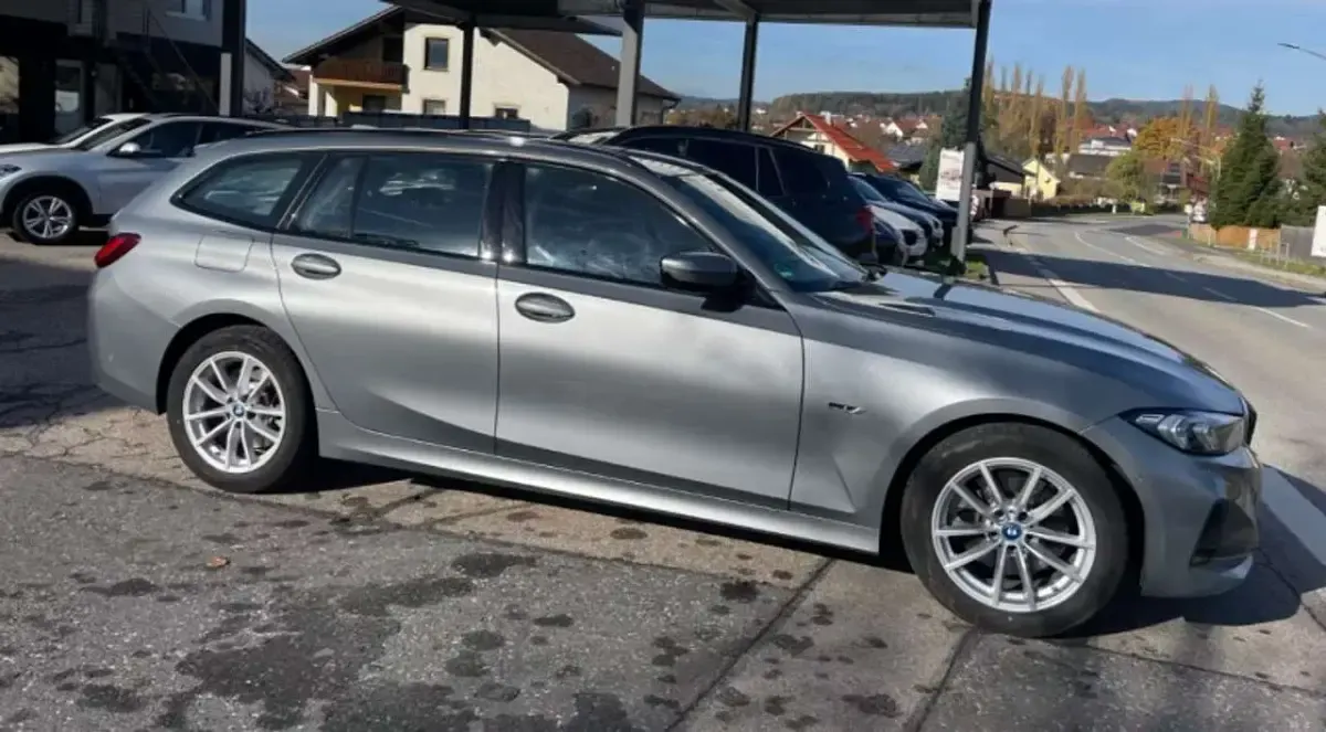 Usata BMW 330e 292 CV (214 kW) 2022 Grigio Station wagon