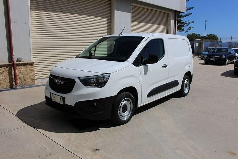 Bianco Usata 2021 Opel Combo Monovolume | 16.900 € (Molto cara) - Immagine 1/4