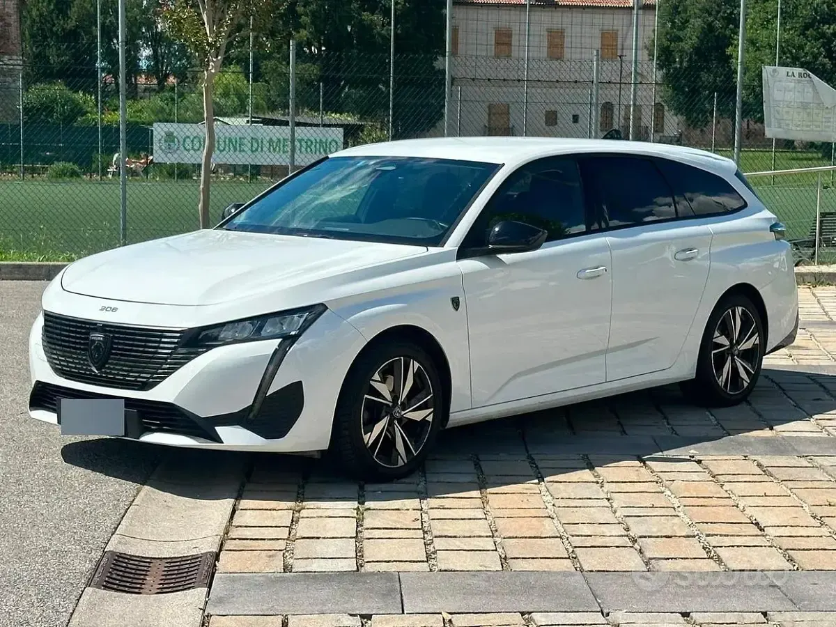 Usata Peugeot 308 SW Allure 131 CV (96 kW) 2022 Bianco Station wagon