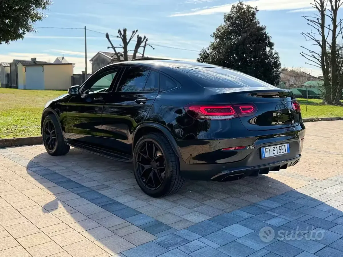 Usata Mercedes GLC300 Premium 258 CV (189 kW) 2019 Nero SUV
