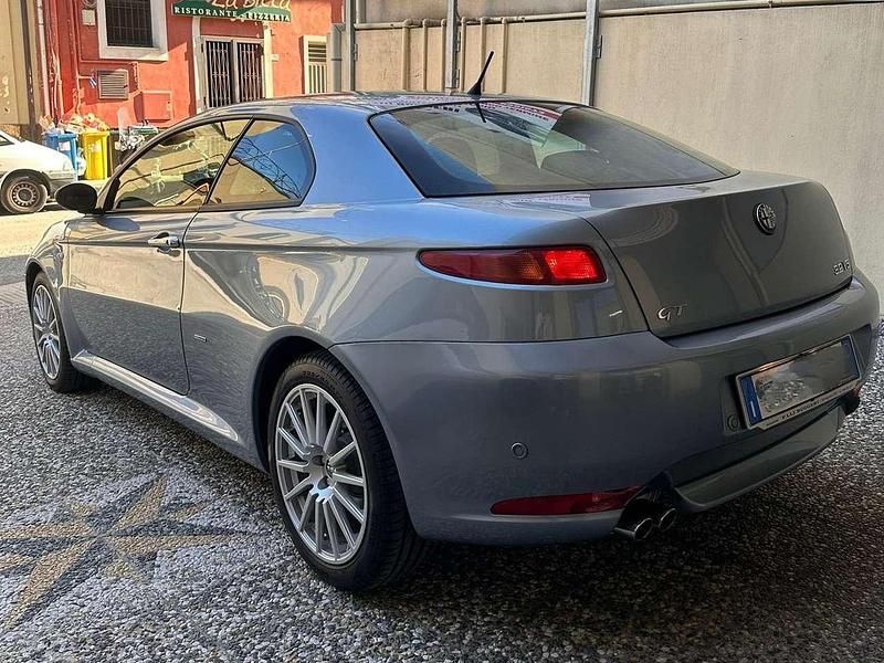 Usata Alfa Romeo GT Distinctive 239 CV (175 kW) 2004 Azzurro gabbiano Coupé