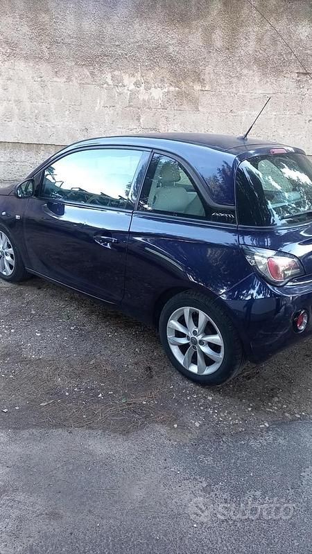 Usata Opel Adam 70 CV (51 kW) 2013 Utilitaria