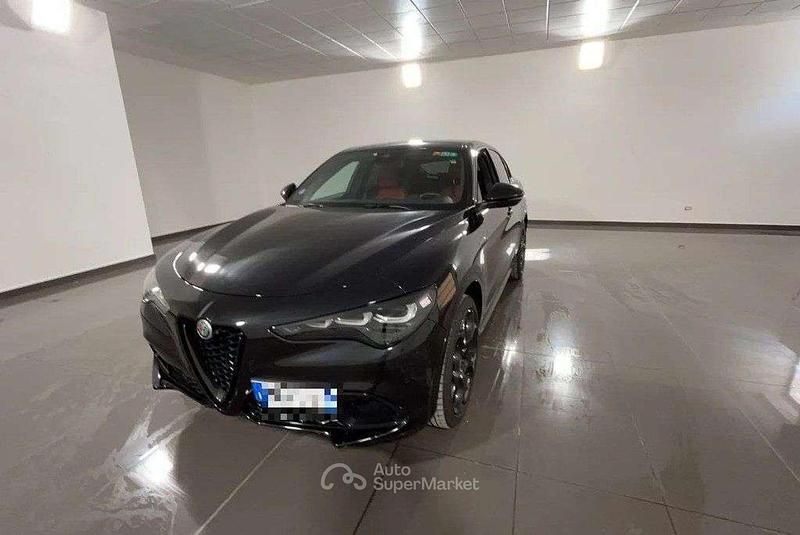 Nero Usata 2024 Alfa Romeo Stelvio Veloce SUV | 40.900 € (Buon prezzo) - Immagine 1/4