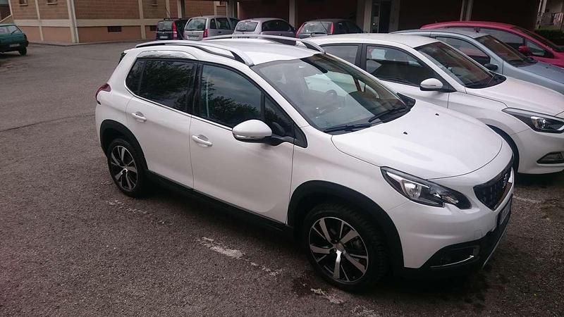 Usata Peugeot 2008 Allure 120 CV (88 kW) 2017 Bianco SUV