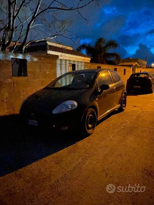 Usata Fiat Grande Punto 95 CV (69 kW) 2006 Nero Utilitaria