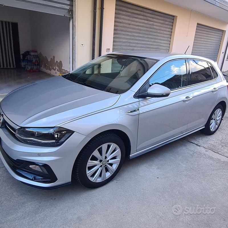Usata VW Polo R-line 90 CV (66 kW) 2019 Grigio Berlina