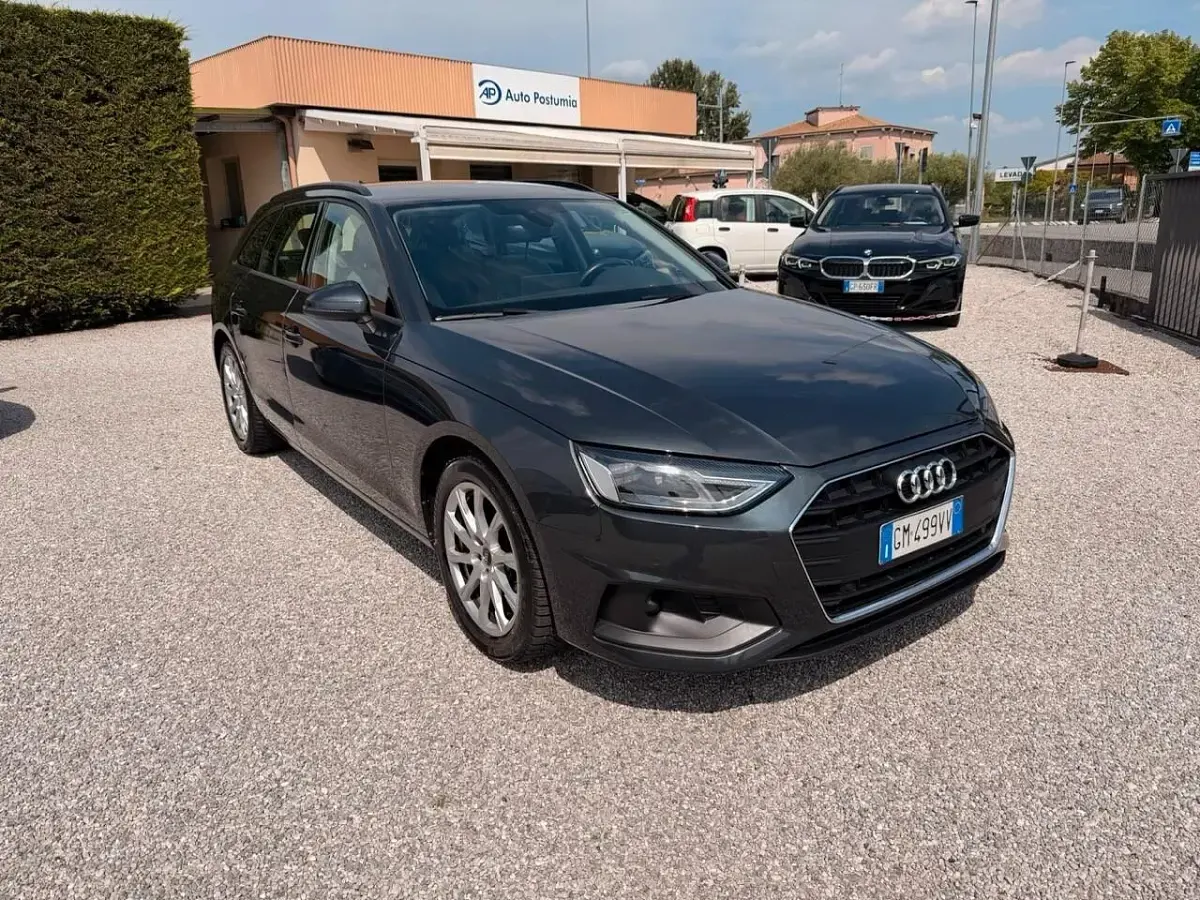 Usata Audi A4 Business 163 CV (119 kW) 2023 Grigio Station wagon