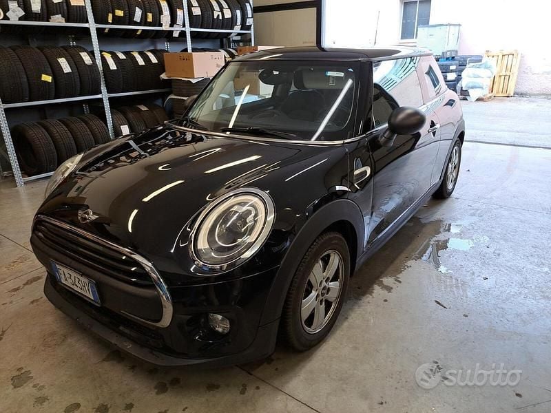Usata Mini ONE 75 CV (55 kW) 2015 Nero Utilitaria