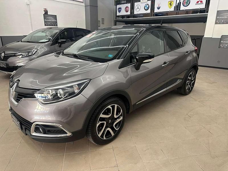 Usata Renault Captur 90 CV (66 kW) 2013 Grigio SUV