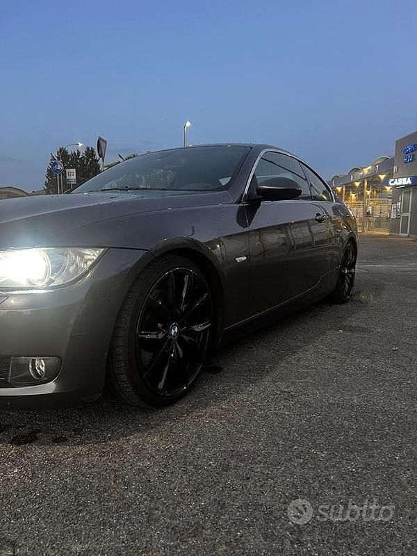 Usata BMW 325 M Sport 218 CV (160 kW) 2007 Grigio Coupé