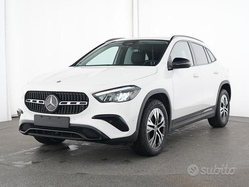 Usata Mercedes GLA180 Advanced 136 CV (100 kW) 2024 Bianco SUV