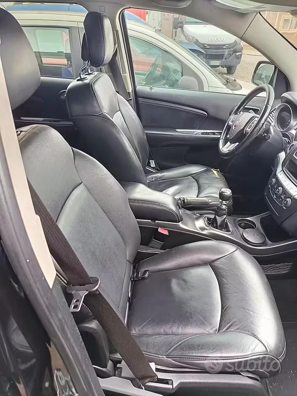 Käytetty Fiat Freemont 140 HP (102 kW) 2012 Vihreä Katumaasturi
