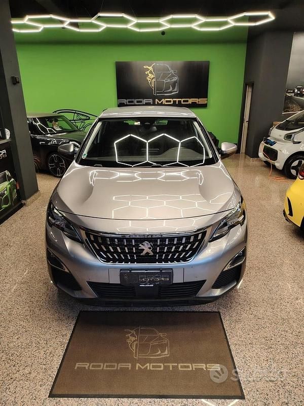 Usata Peugeot 3008 S 131 CV (96 kW) 2018 Grigio SUV