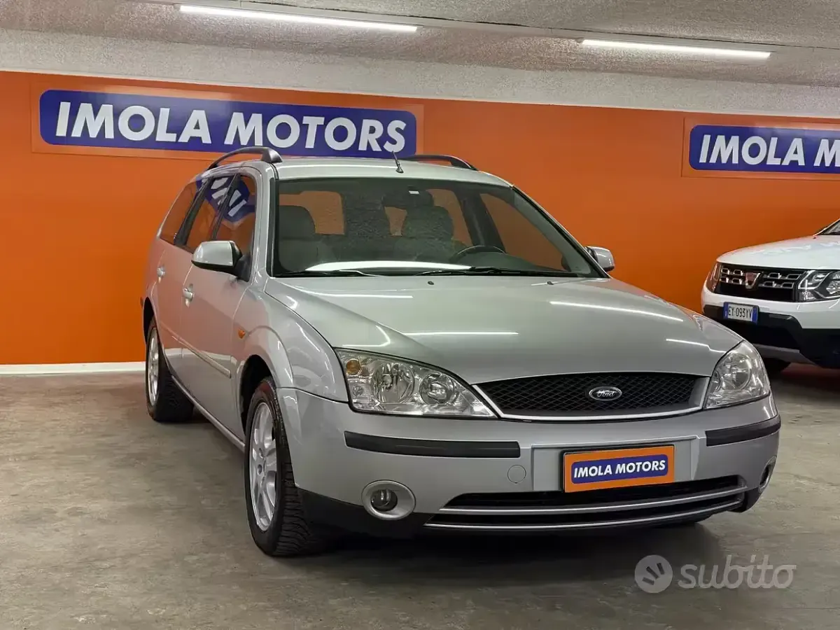 Usata Ford Mondeo Ghia 116 CV (85 kW) 2002 Grigio Station wagon