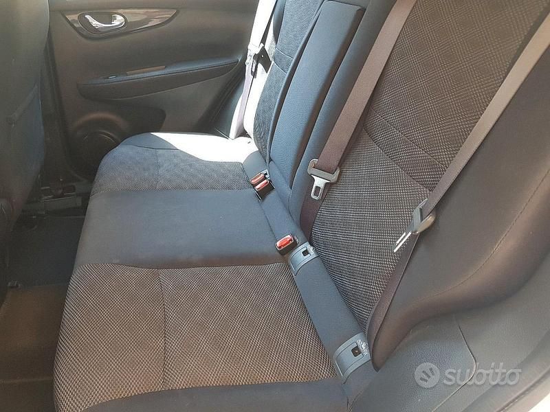 Usata Nissan Qashqai 110 CV (80 kW) 2016 Grigio SUV