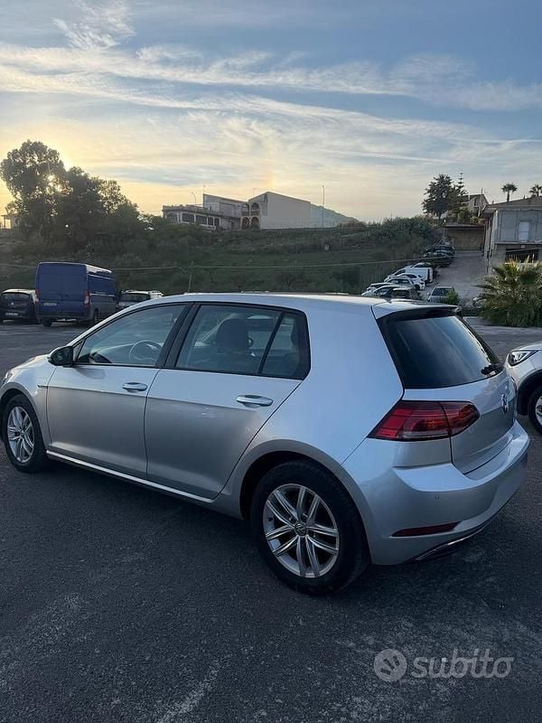 Usata VW Golf VII Business 131 CV (96 kW) 2019 Argento Berlina