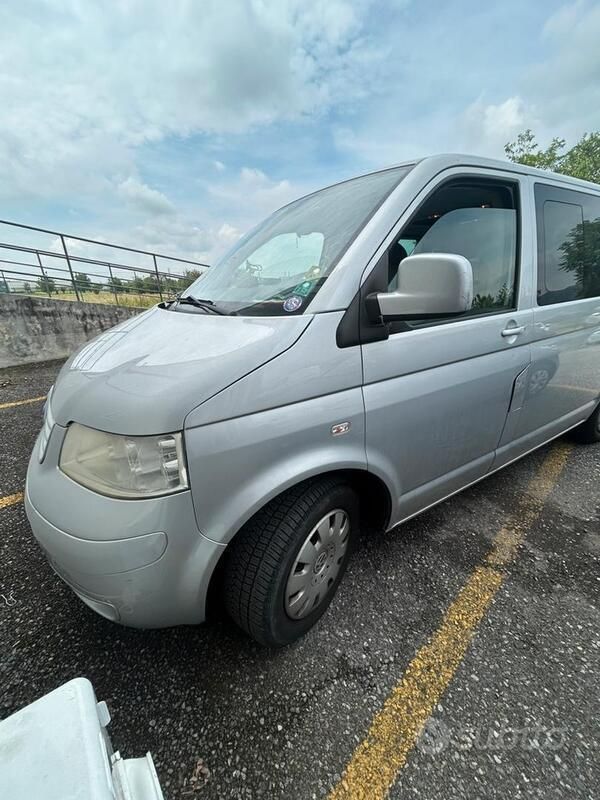 Usata 2008 VW Caravelle Monovolume | 24.000 € (Molto cara) - Immagine 1/4