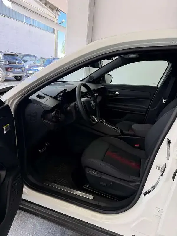 Usata Alfa Romeo GT Junior Edizione Speciale 136 CV (100 kW) 2025 Bianco SUV