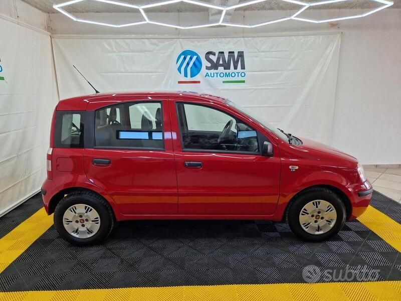 Usata Fiat Panda Active 54 CV (39 kW) 2009 Rosso Utilitaria