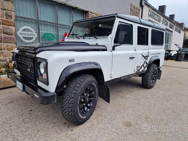 Bianco Usata 2012 Land Rover Defender SUV | 41.500 € (Cara) - Immagine 1/4