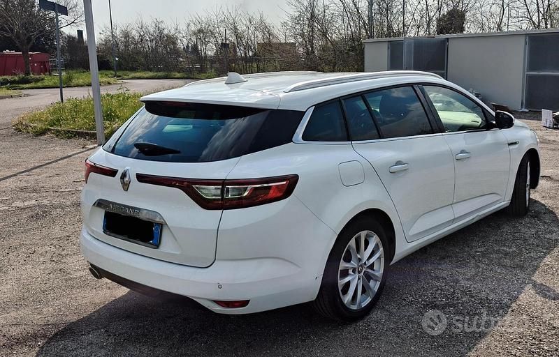 Usata Renault Mégane GrandTour 110 CV (80 kW) 2017 Bianco Station wagon