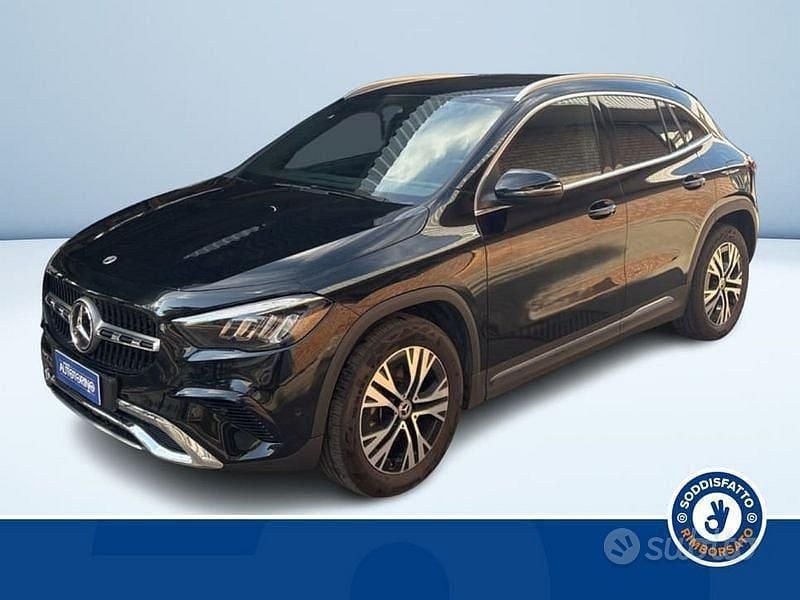 Nero Usata 2025 Mercedes GLA180 Advanced SUV | 38.000 € (Buon prezzo) - Immagine 1/3