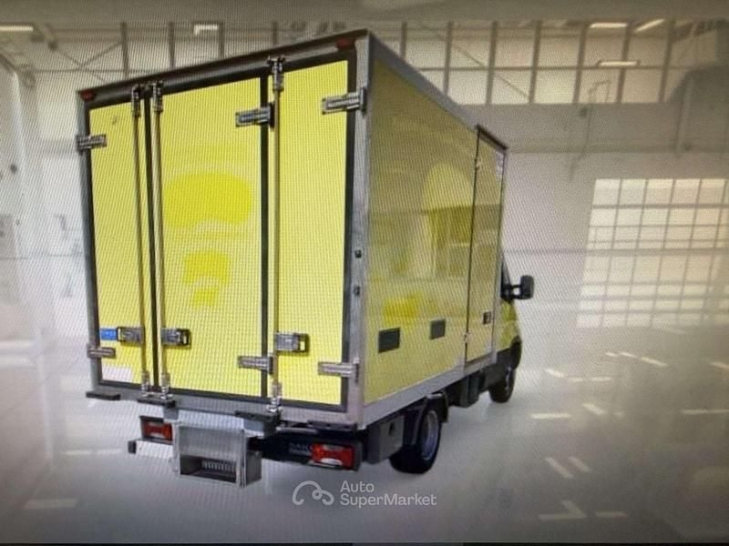 Usata Iveco Daily 179 CV (131 kW) 2019 Giallo